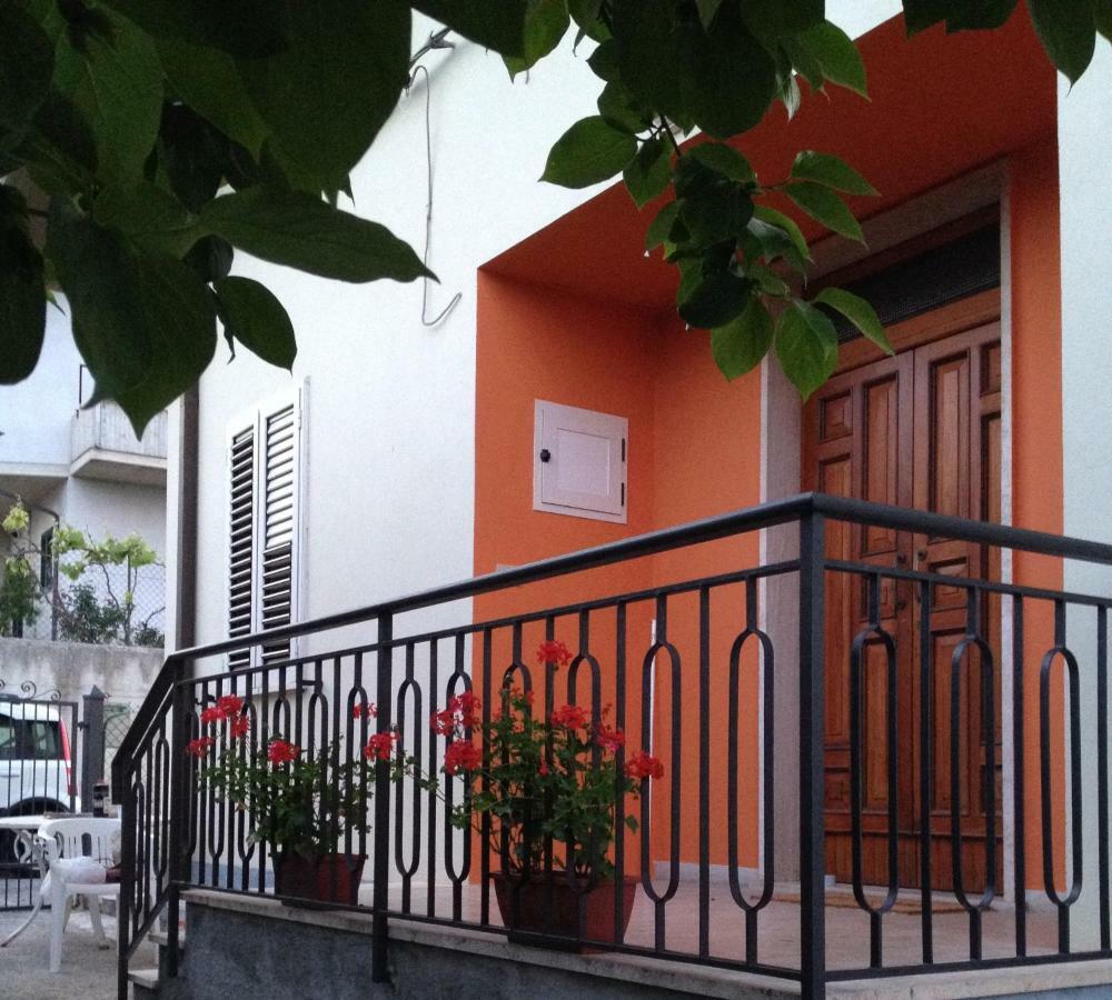 Il Gruccione Bed & Breakfast Sant'Omero Ngoại thất bức ảnh